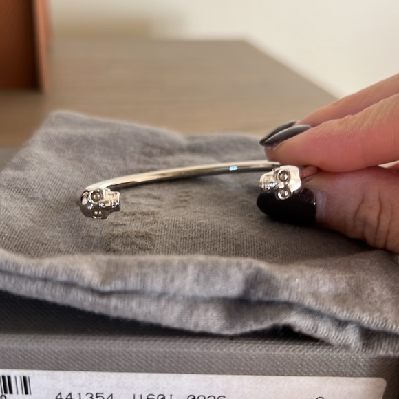 Alexander McQueen Thin Skull Bracelet - Picture 3 of 3